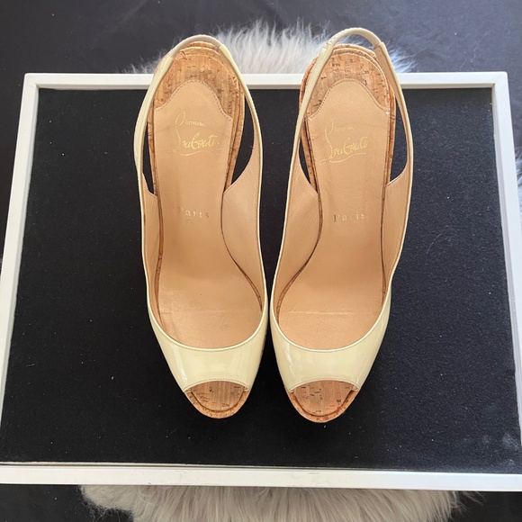 Christian Louboutin Cream Patent Leather Peep Toe Cork Slingback Wedge.  Size 38 - Picture 1 of 11